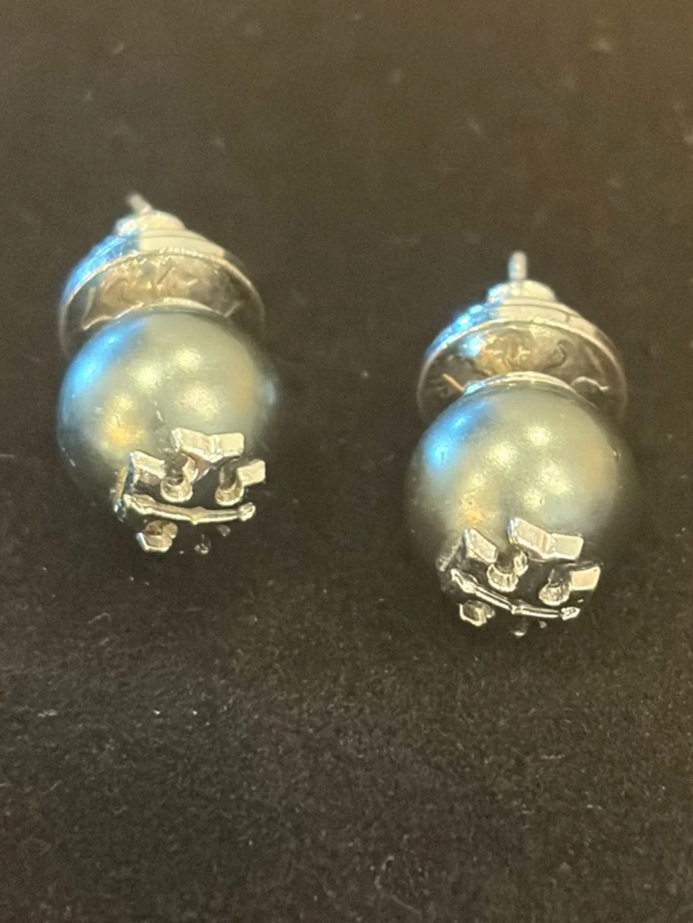 Tory Burch Iridescent Pearl and Silver Logo Double-Sided Stud Earrings - Picture 4 of 4
